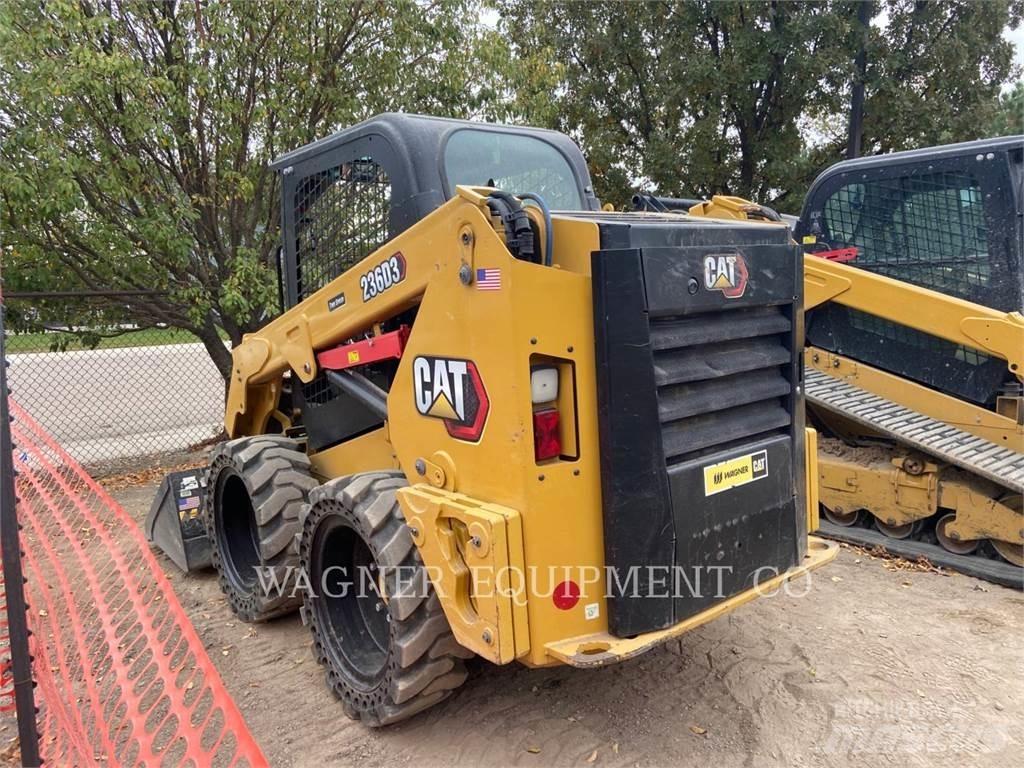 CAT 236D3 Ładowarki burtowe