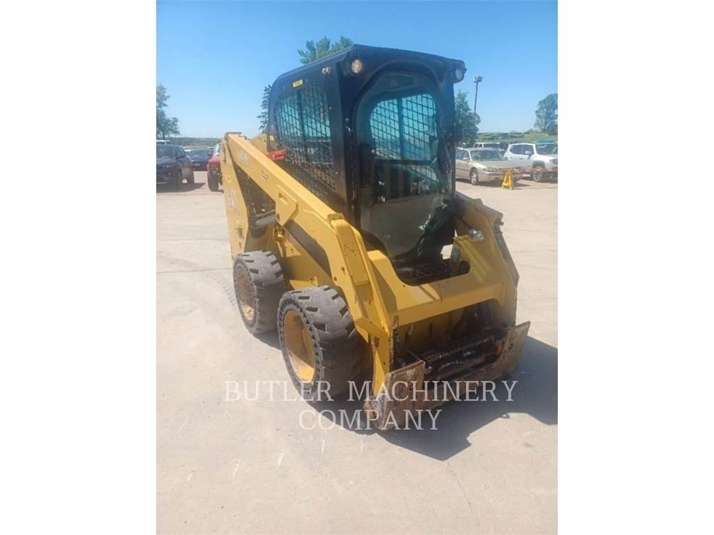 CAT 236D3 Ładowarki burtowe