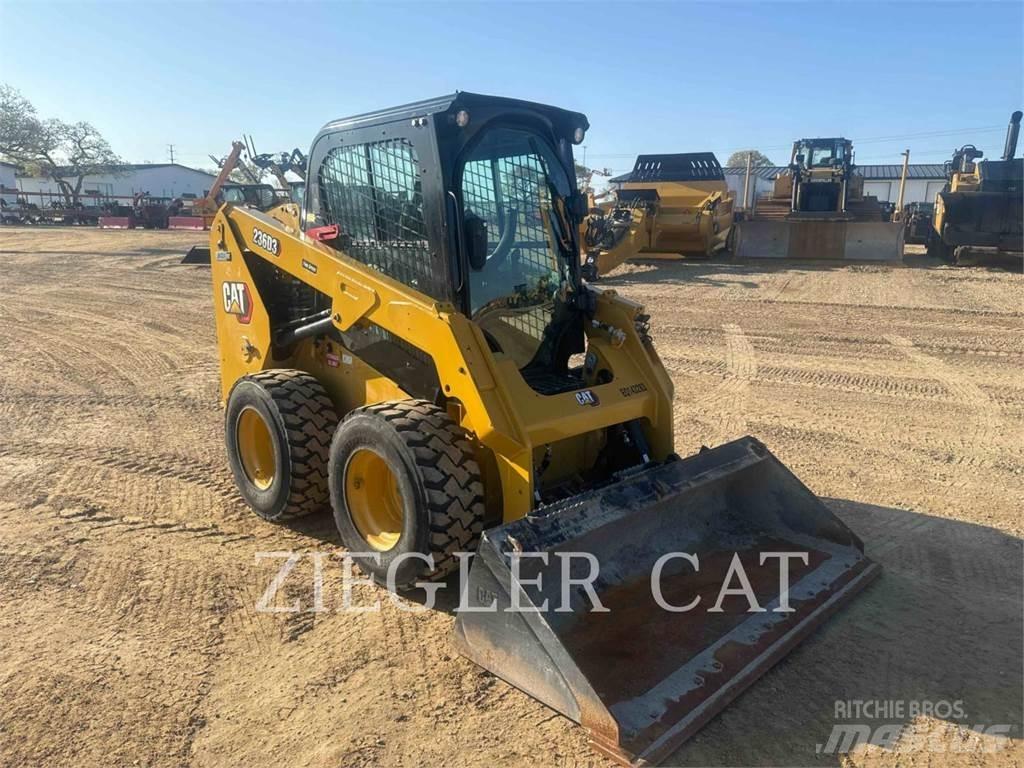 CAT 236D3 Ładowarki burtowe