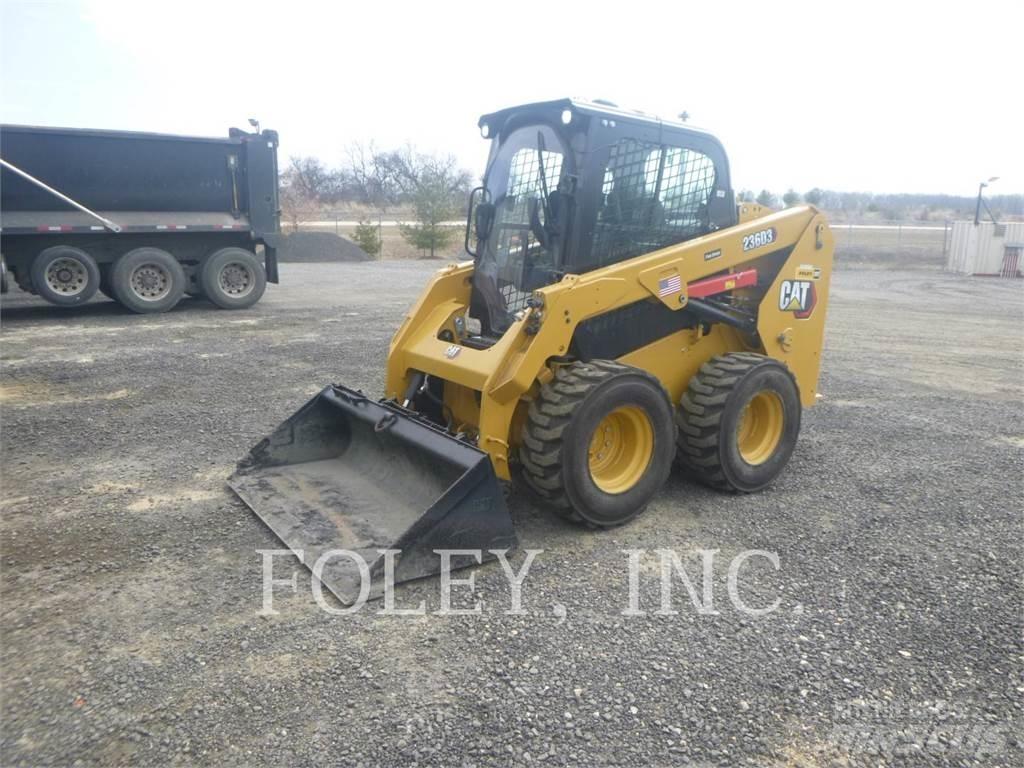 CAT 236D3 Ładowarki burtowe