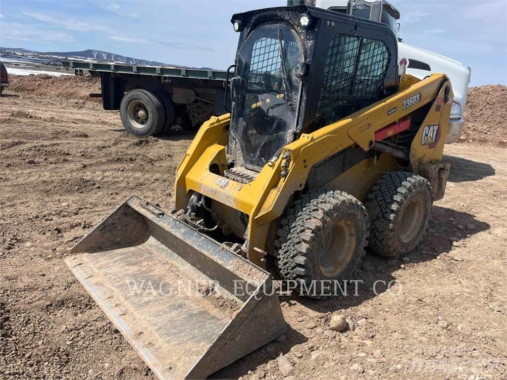 CAT 236D3 Ładowarki burtowe