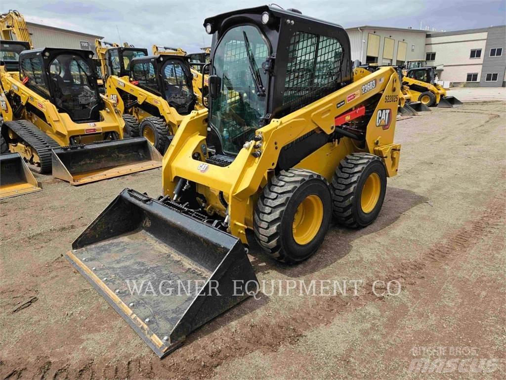CAT 236D3 Ładowarki burtowe