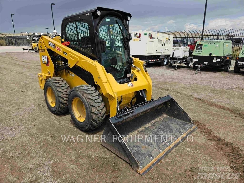 CAT 236D3 Ładowarki burtowe