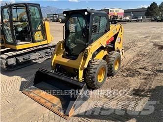 CAT 236D3 C3H2 Ładowarki burtowe
