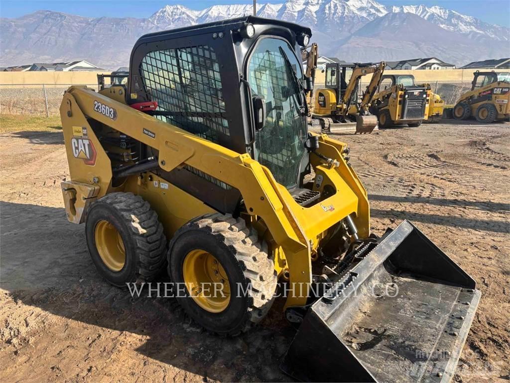 CAT 236D3 C3H2 Ładowarki burtowe