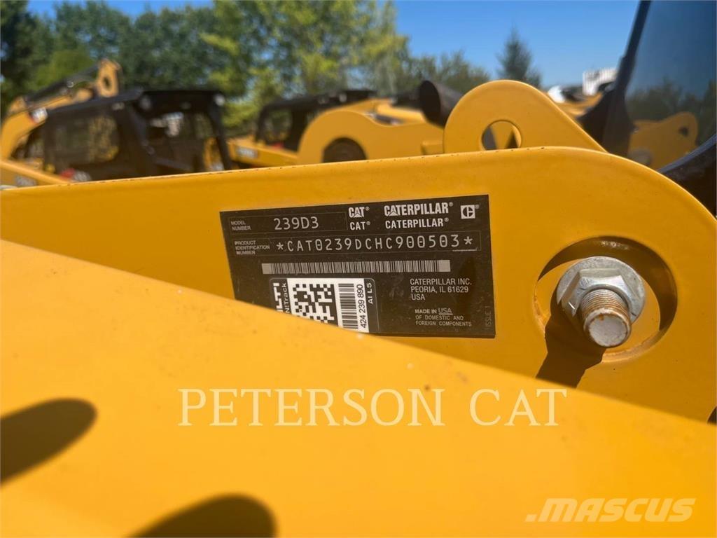CAT 239D3 Ładowarki burtowe