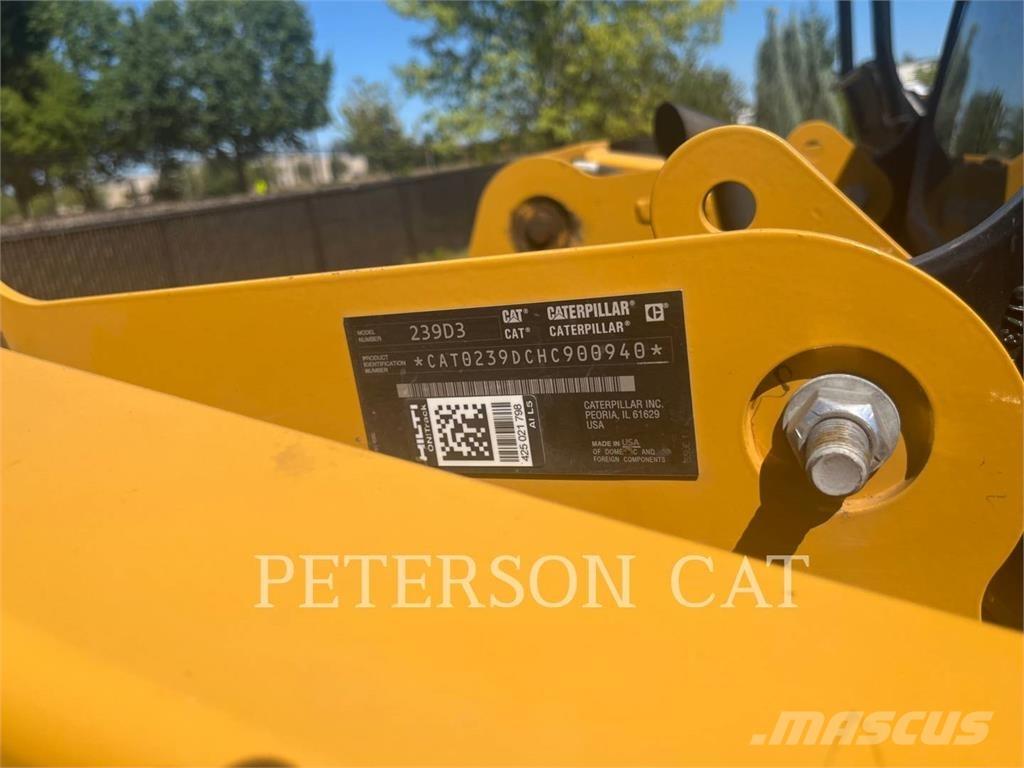 CAT 239D3 Ładowarki burtowe