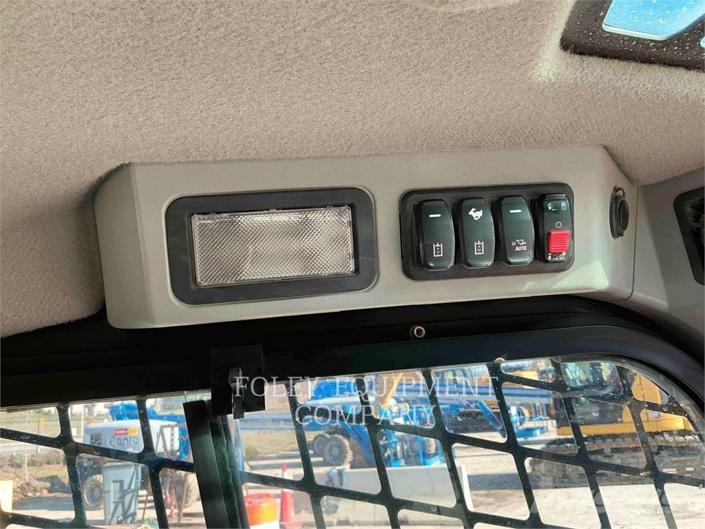 CAT 239D3 Ładowarki burtowe