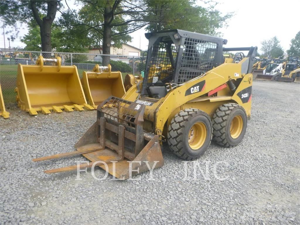 CAT 242B3 Ładowarki burtowe
