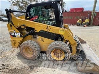 CAT 242D Ładowarki burtowe
