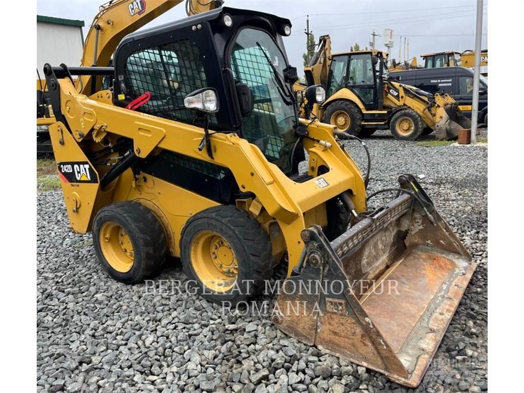 CAT 242D Ładowarki burtowe