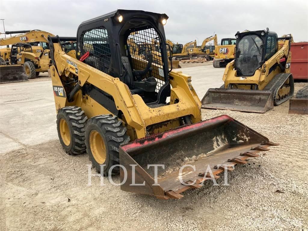 CAT 242D Ładowarki burtowe
