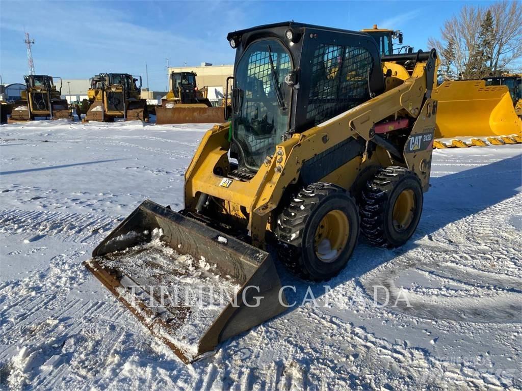 CAT 242D Ładowarki burtowe