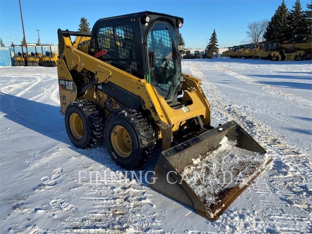 CAT 242D Ładowarki burtowe