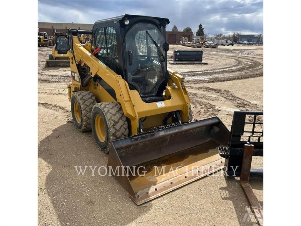 CAT 242D Ładowarki burtowe