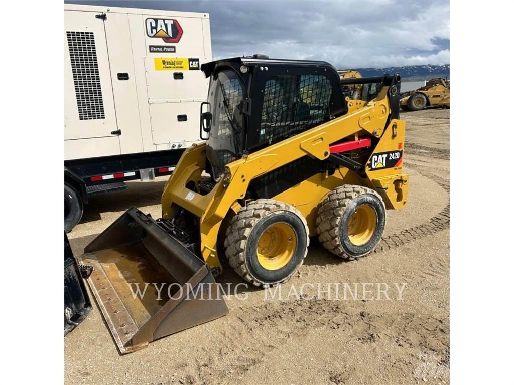 CAT 242D Ładowarki burtowe