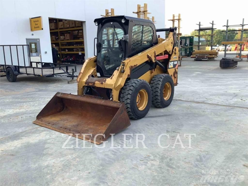 CAT 242D Ładowarki burtowe