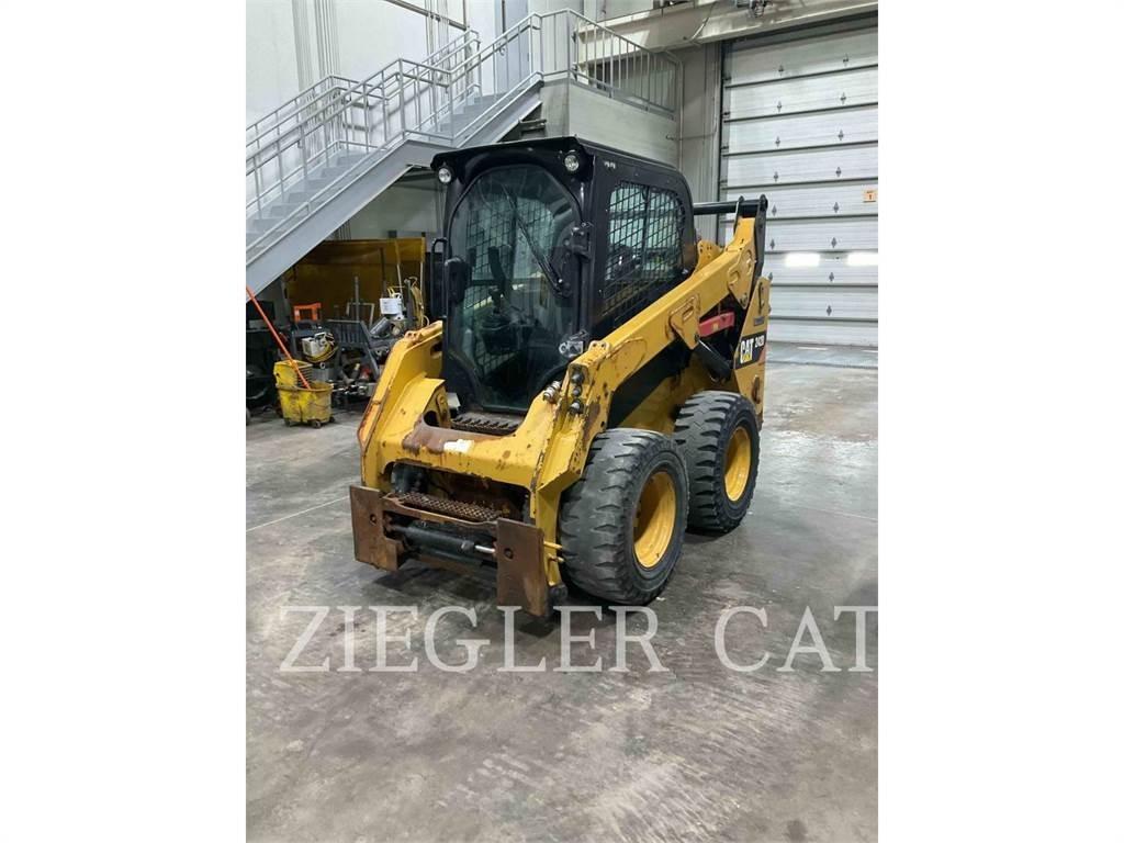 CAT 242D Ładowarki burtowe