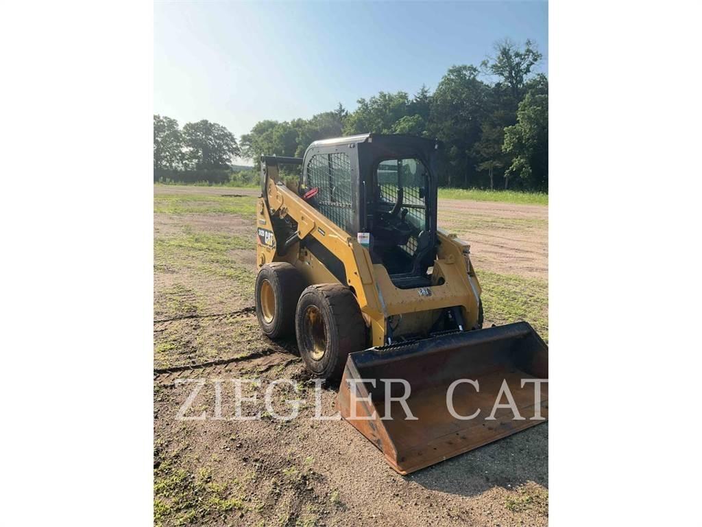 CAT 242D Ładowarki burtowe