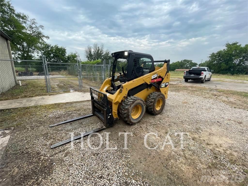 CAT 242D Ładowarki burtowe