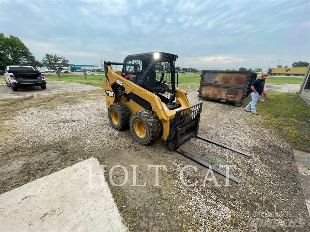 CAT 242D Ładowarki burtowe