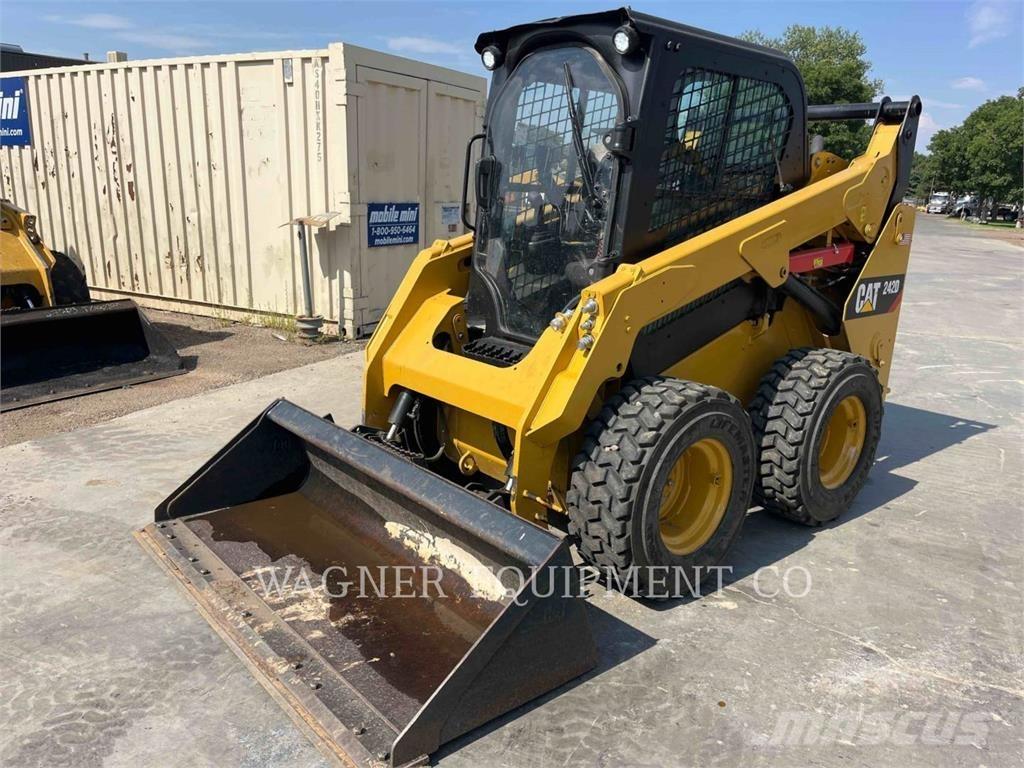 CAT 242D Ładowarki burtowe