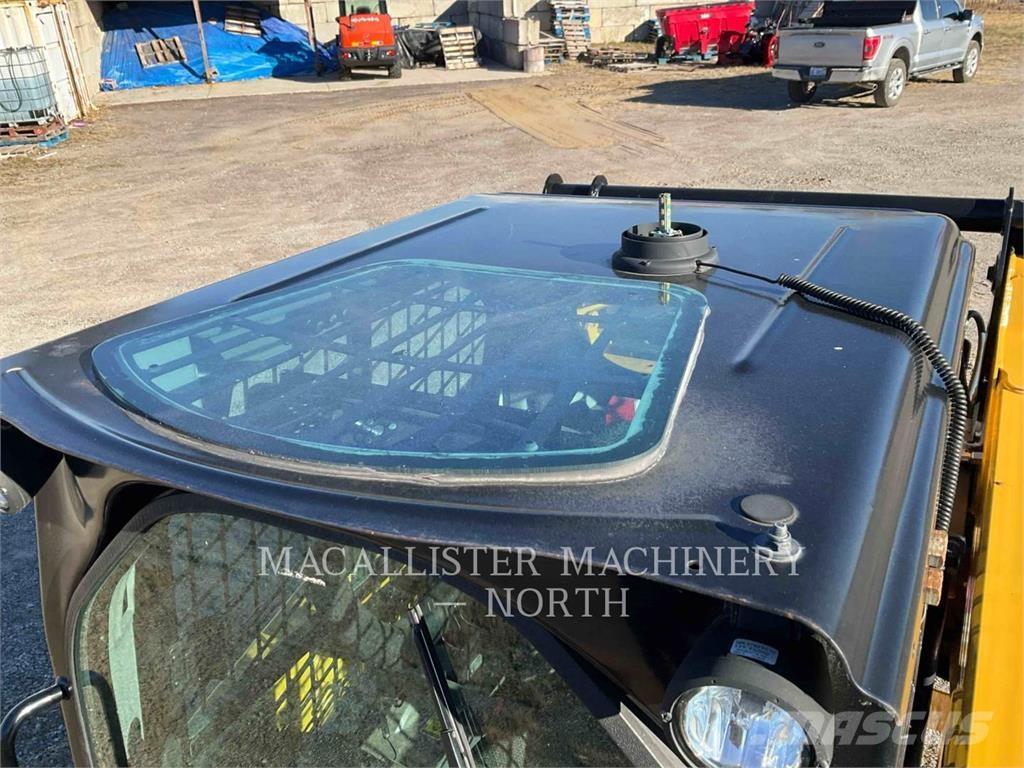 CAT 242D Ładowarki burtowe