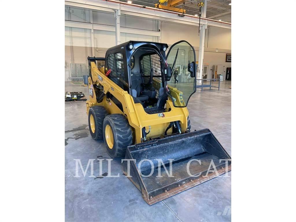 CAT 242D 3 Ładowarki burtowe