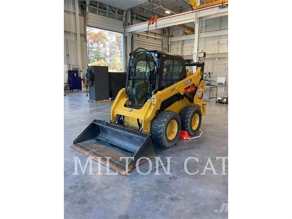 CAT 242D 3 Ładowarki burtowe