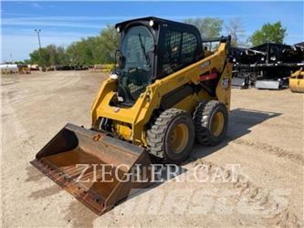 CAT 242D3 Ładowarki burtowe