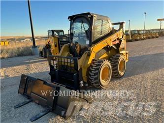 CAT 242D3 Ładowarki burtowe
