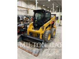 CAT 242D3 Ładowarki burtowe