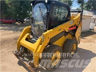 CAT 242D3 Ładowarki burtowe