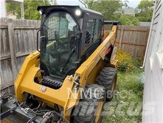 CAT 242D3 Ładowarki burtowe