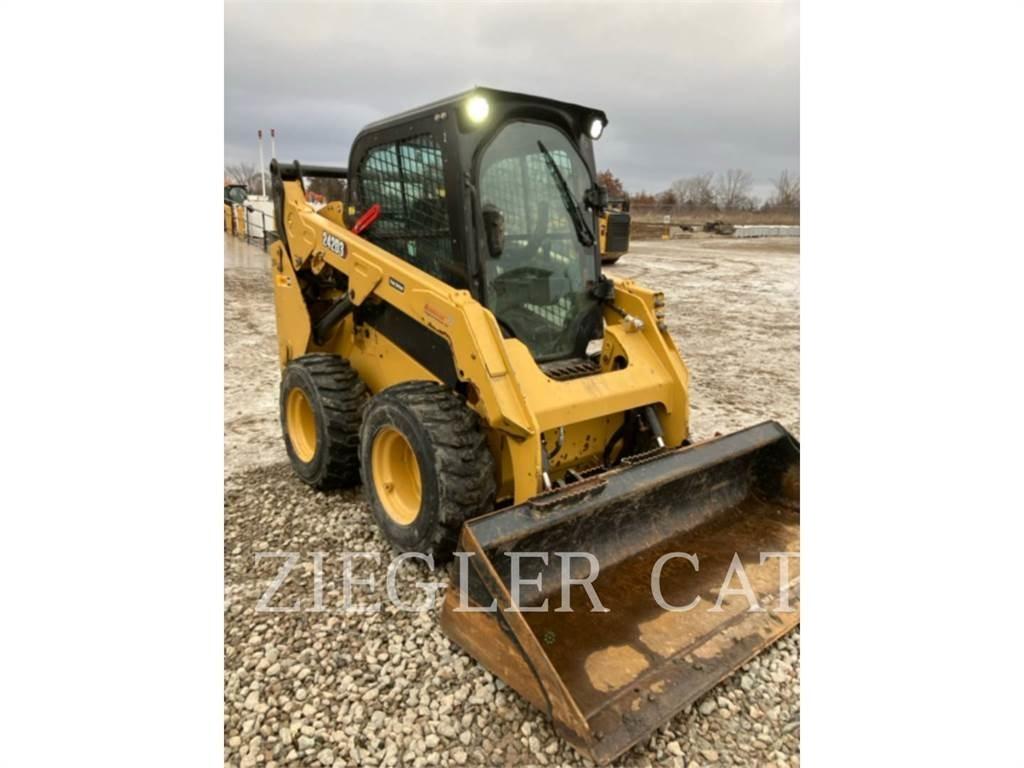 CAT 242D3 Ładowarki burtowe