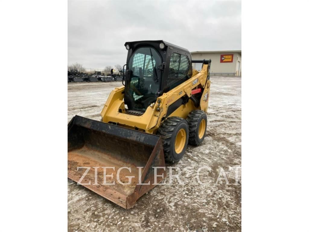 CAT 242D3 Ładowarki burtowe