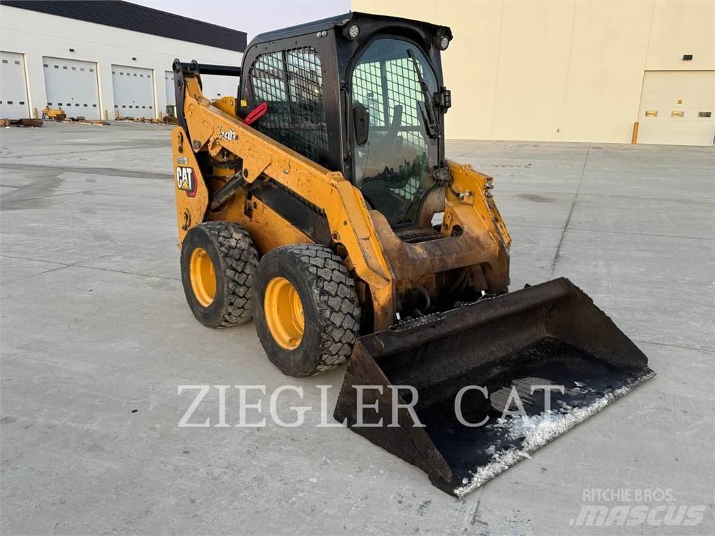 CAT 242D3 Ładowarki burtowe