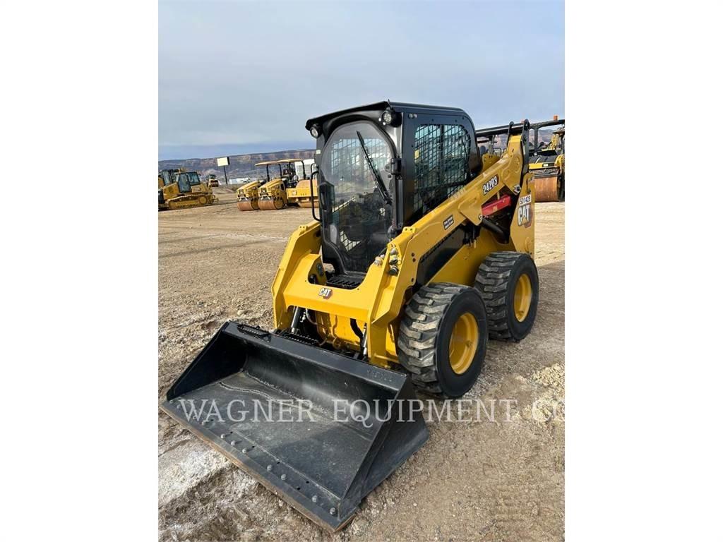 CAT 242D3 Ładowarki burtowe