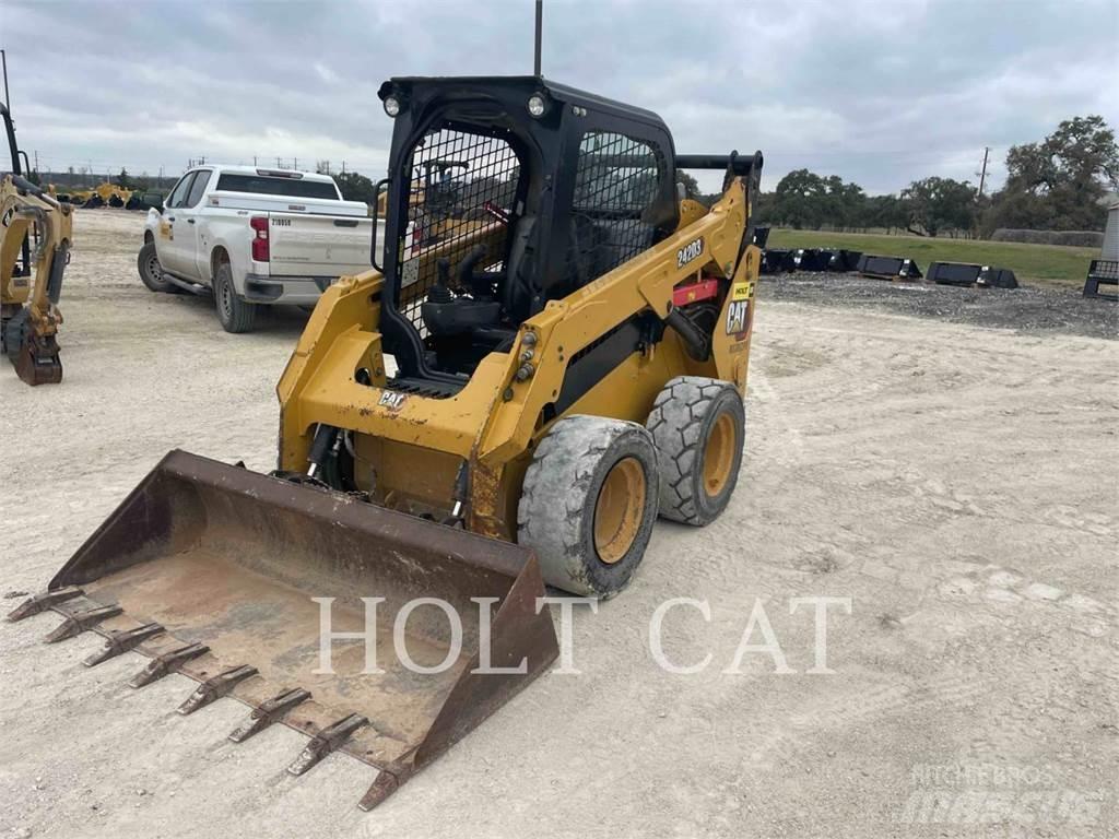 CAT 242D3 Ładowarki burtowe