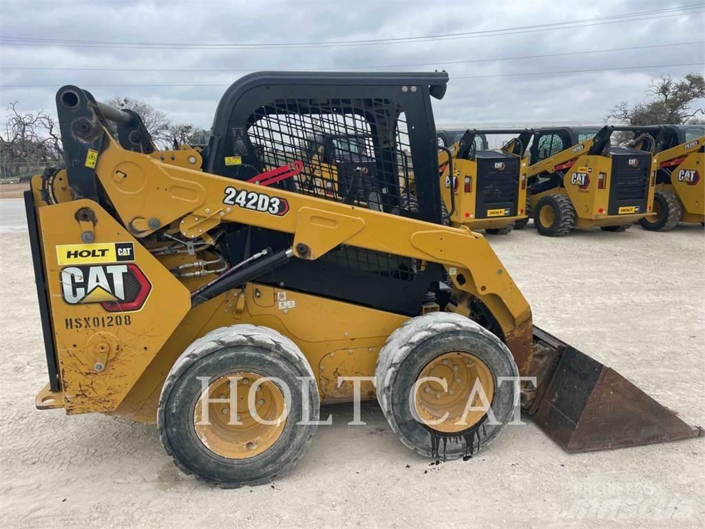 CAT 242D3 Ładowarki burtowe