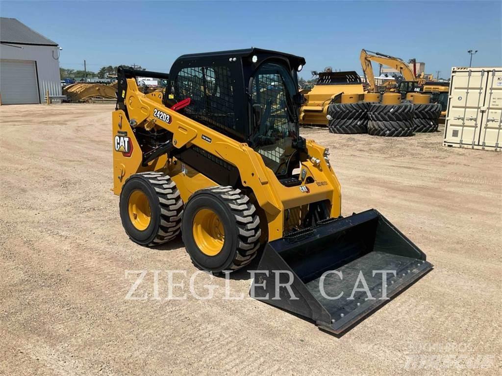 CAT 242D3 Ładowarki burtowe