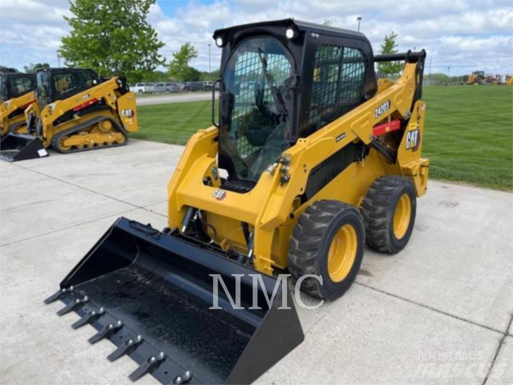 CAT 242D3 Ładowarki burtowe