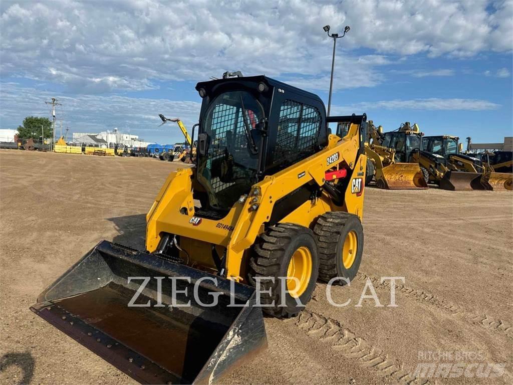 CAT 242D3 Ładowarki burtowe