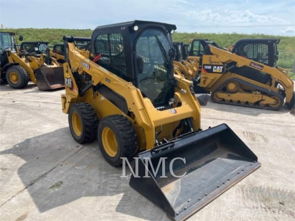 CAT 242D3 Ładowarki burtowe