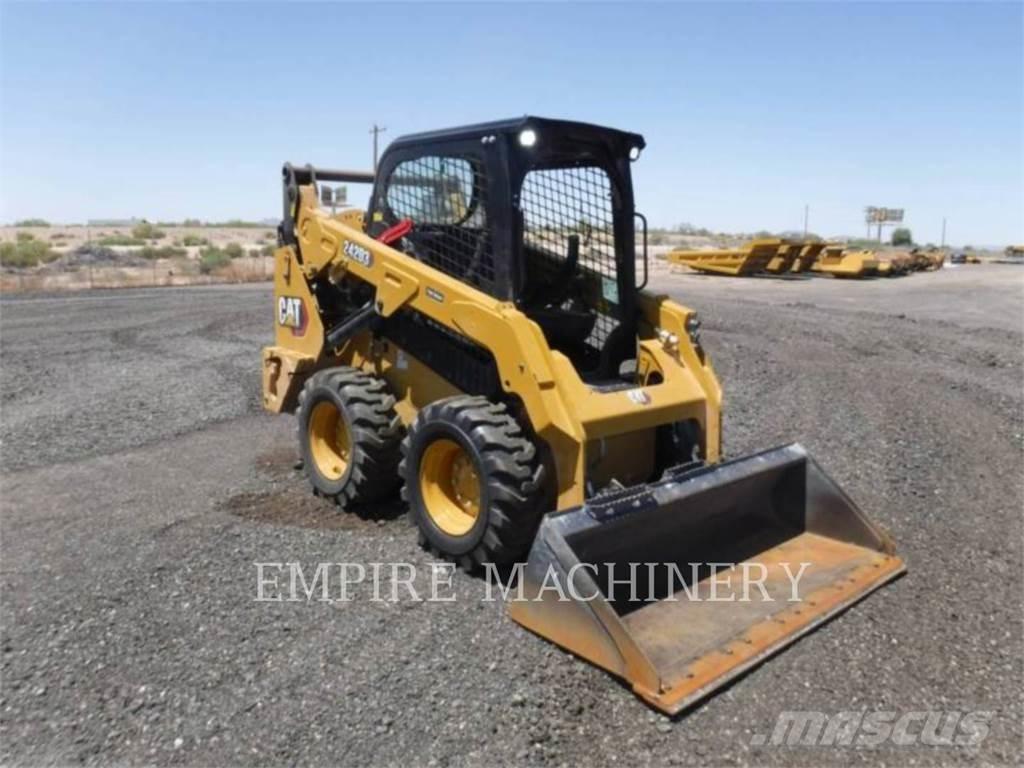 CAT 242D3 Ładowarki burtowe