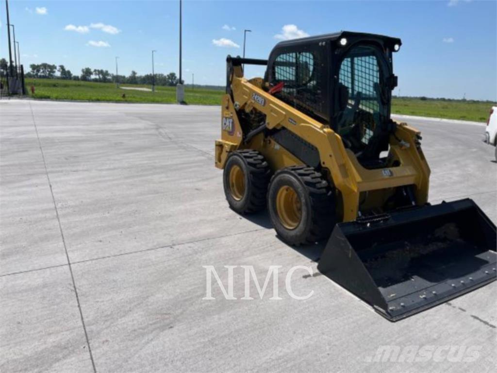 CAT 242D3 Ładowarki burtowe