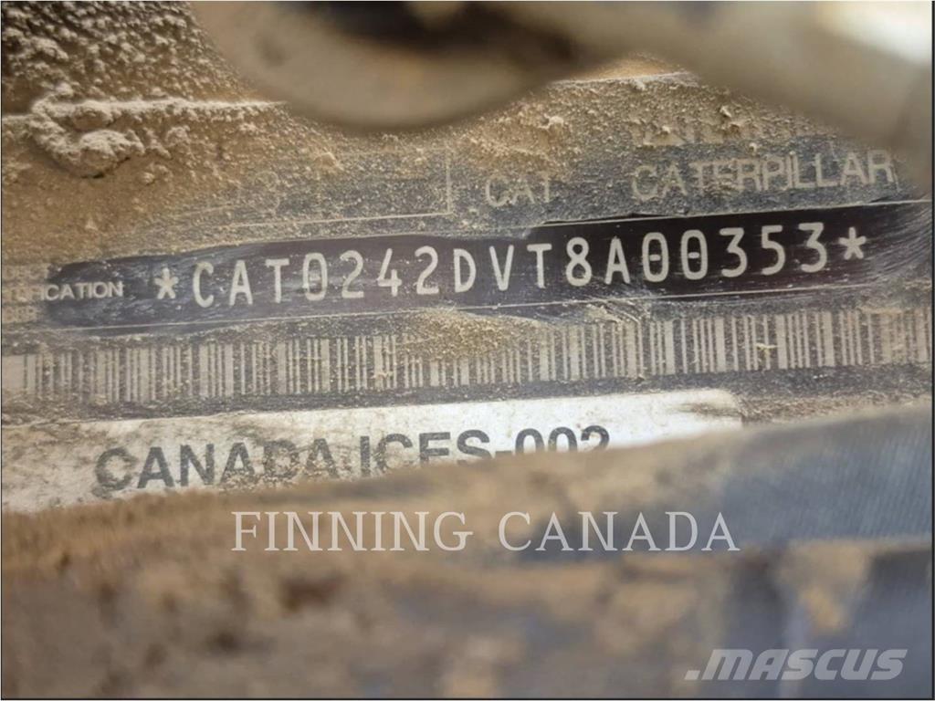 CAT 242D3 Ładowarki burtowe