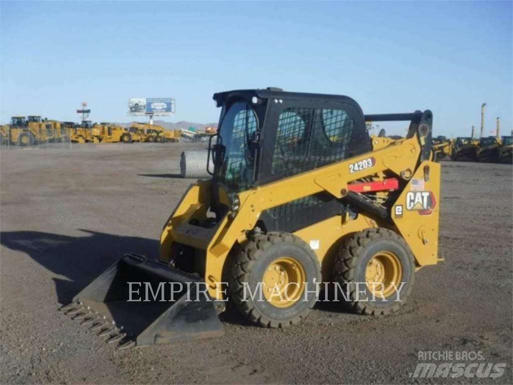 CAT 242D3 CA Ładowarki burtowe