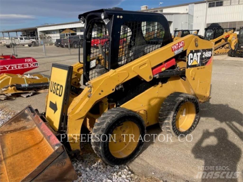 CAT 246D Ładowarki burtowe