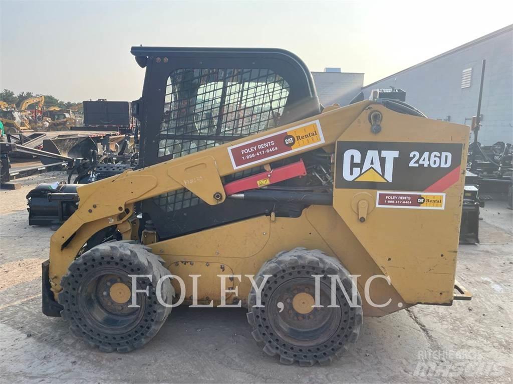 CAT 246D Ładowarki burtowe